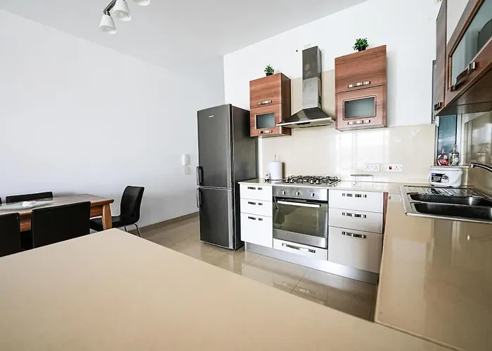 Seaview Flat In Mellieha\'S Heart
