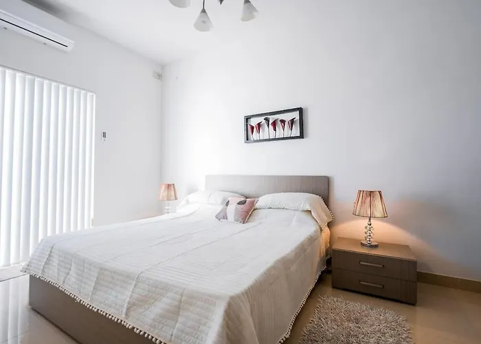 Seaview Flat In Mellieha\'S Heart