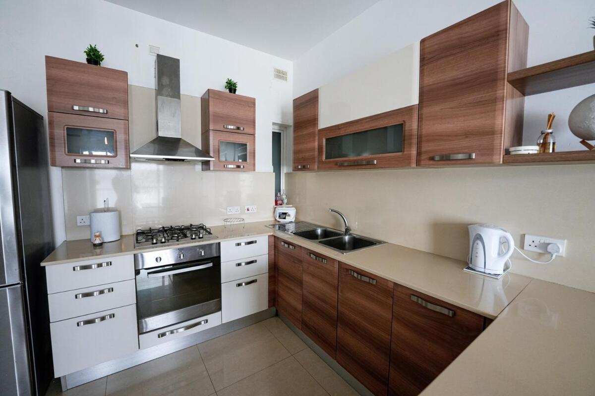 Seaview Flat In Mellieha's Heart *